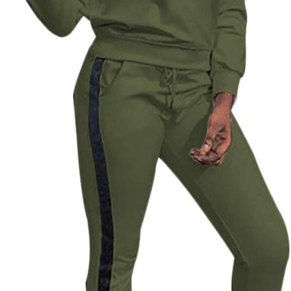 Comfortable Women’s Stripe Tracksuit - Chic Long Sleeve Pullover & Joggers - Picture 2 of 7